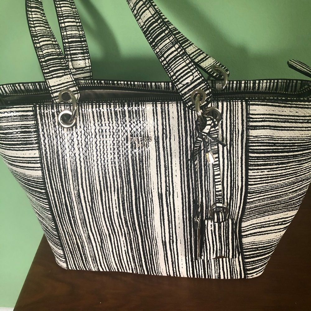 Guess medium black and white bag